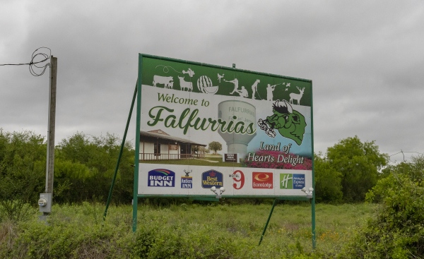 FALFURRIAS, TX : The Beginning of the Border - 