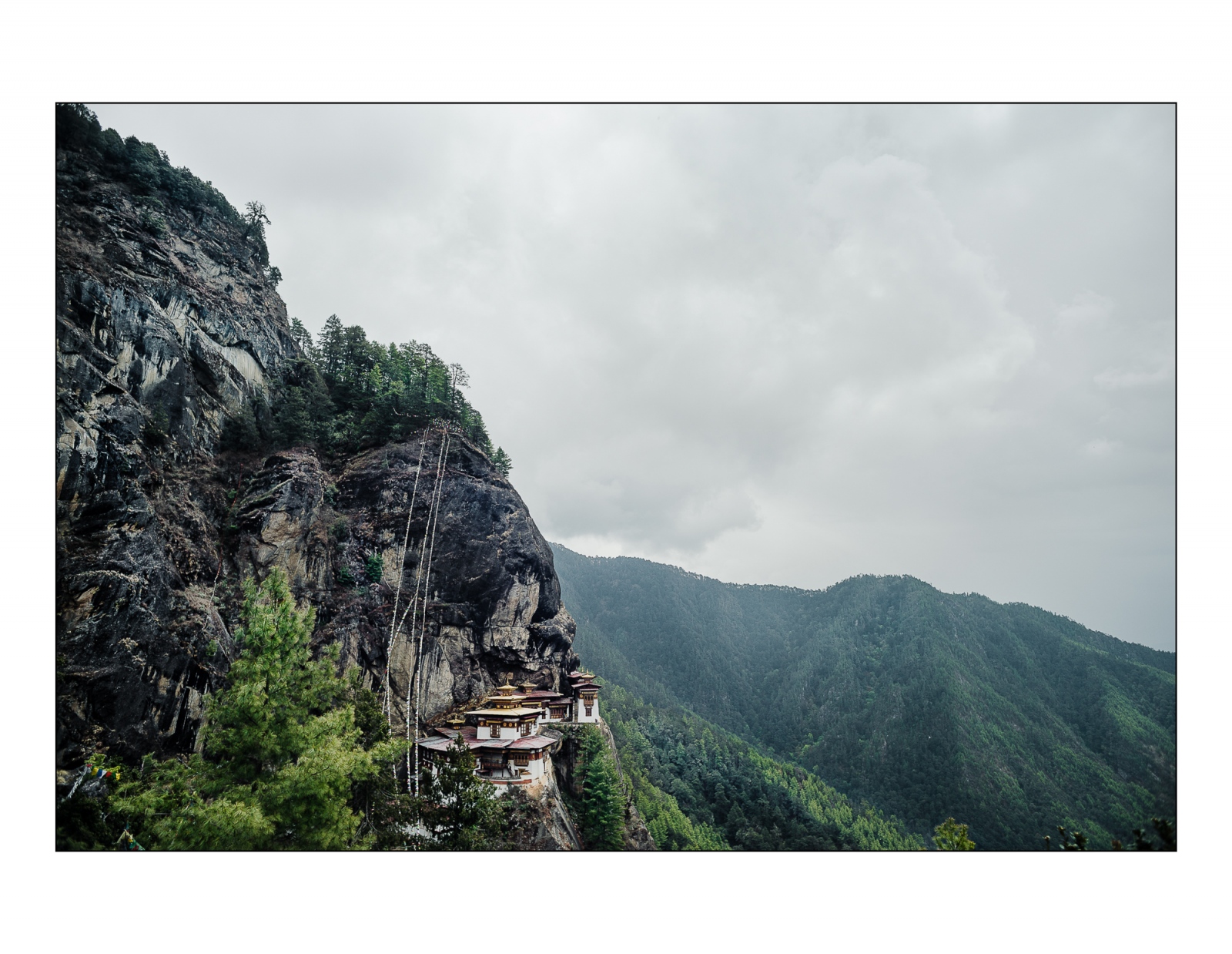 Photography image - Loading Bhutan_Folio_001.jpg