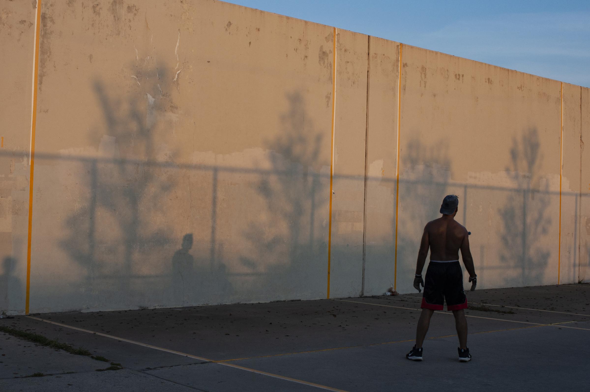Art and Documentary Photography - Loading handball_NYC015.jpg