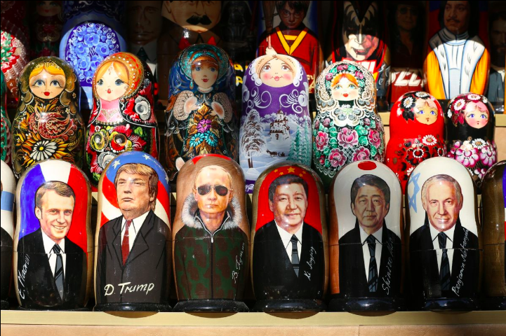 Matryoshka dolls depicting worl...apher: Andrey Rudakov/Bloomberg