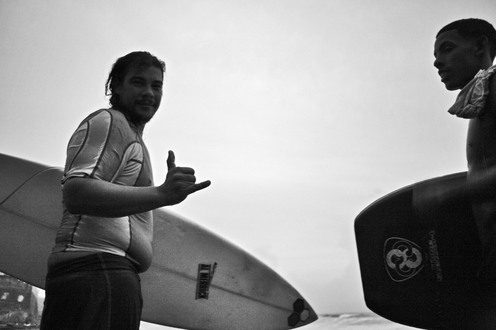 while we surf: el subi
