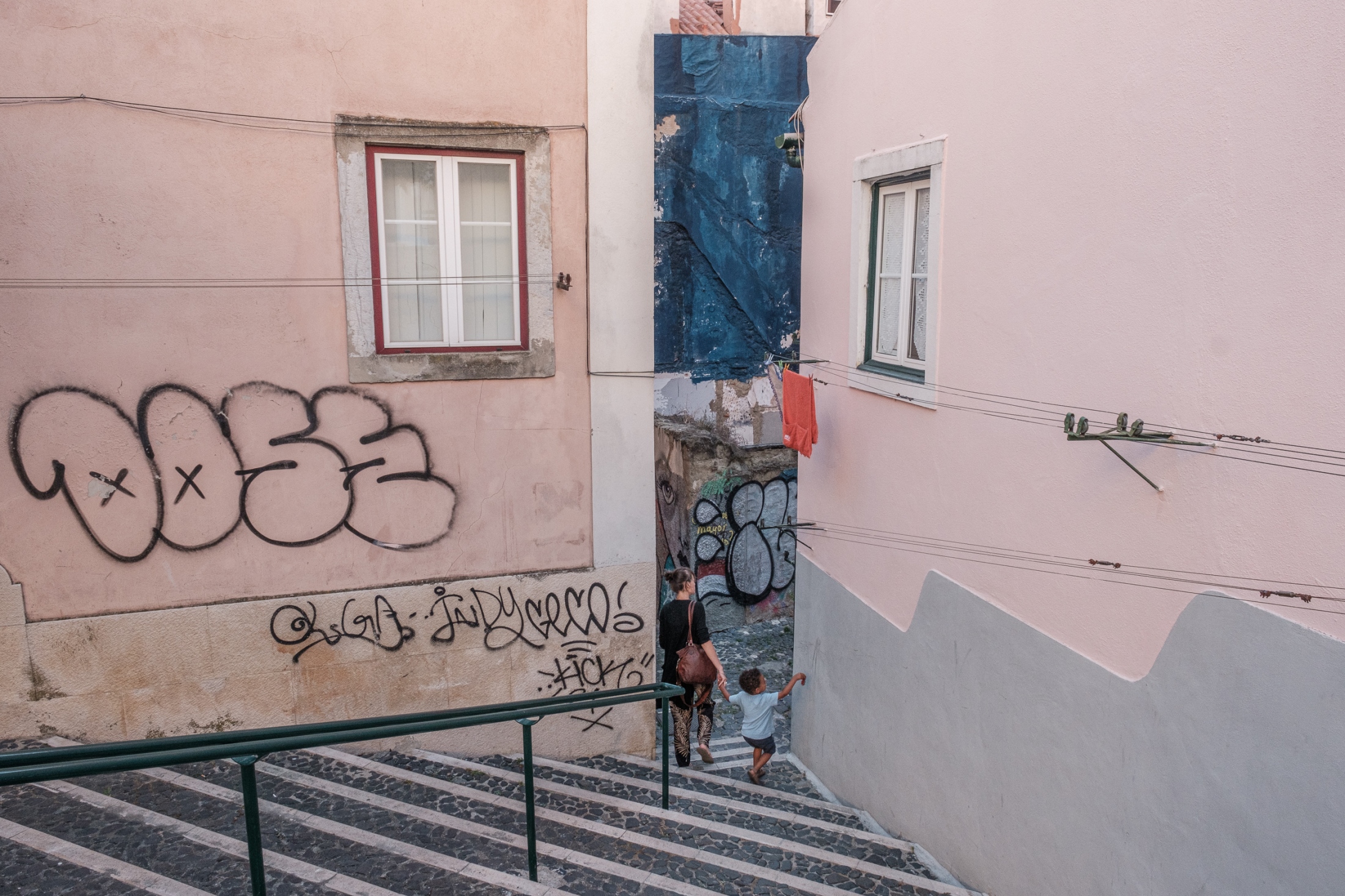 Lisbon: Hues & Textures - 