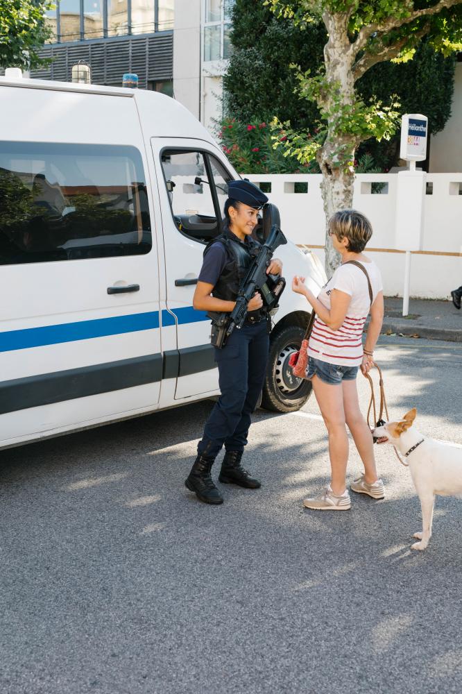 Welcome to Paradise - 2019-08-23 - Police block high security area in Biarritz