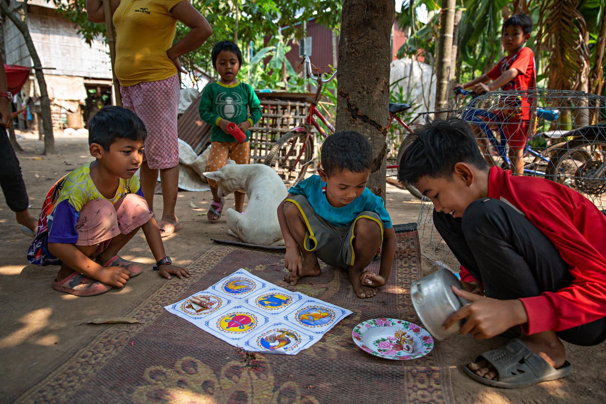 NGO - Refugee children play a game in Pongro Commune in rural...