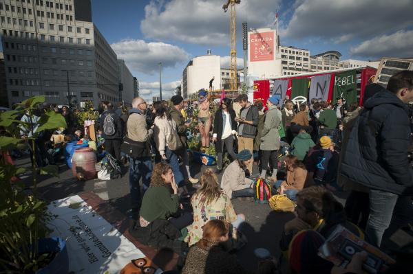 Image from Extinction Rebellion- Blockade Berlin -   Extinction Rebellion take Potsdamer Platz, Berlin,...