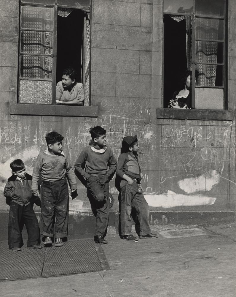 Post-war East Harlem photographed by Leo Goldstein