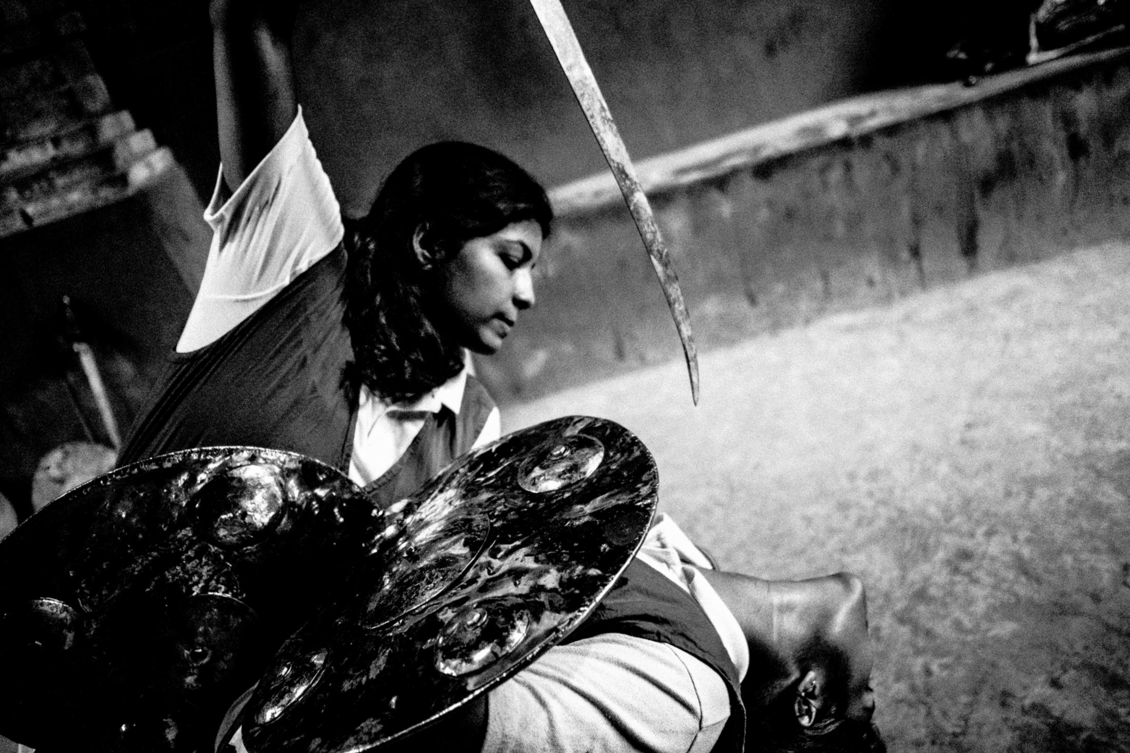  Repressed during the British occupation due to its deadly techniques, the Kalaripayattu reinvigorate and try to stay as traditional as possible. 