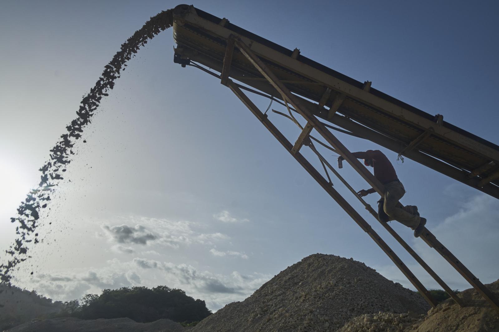 Sand, Diesel, and Sun: a day in a sand quarry in nigua, Dominican Republic