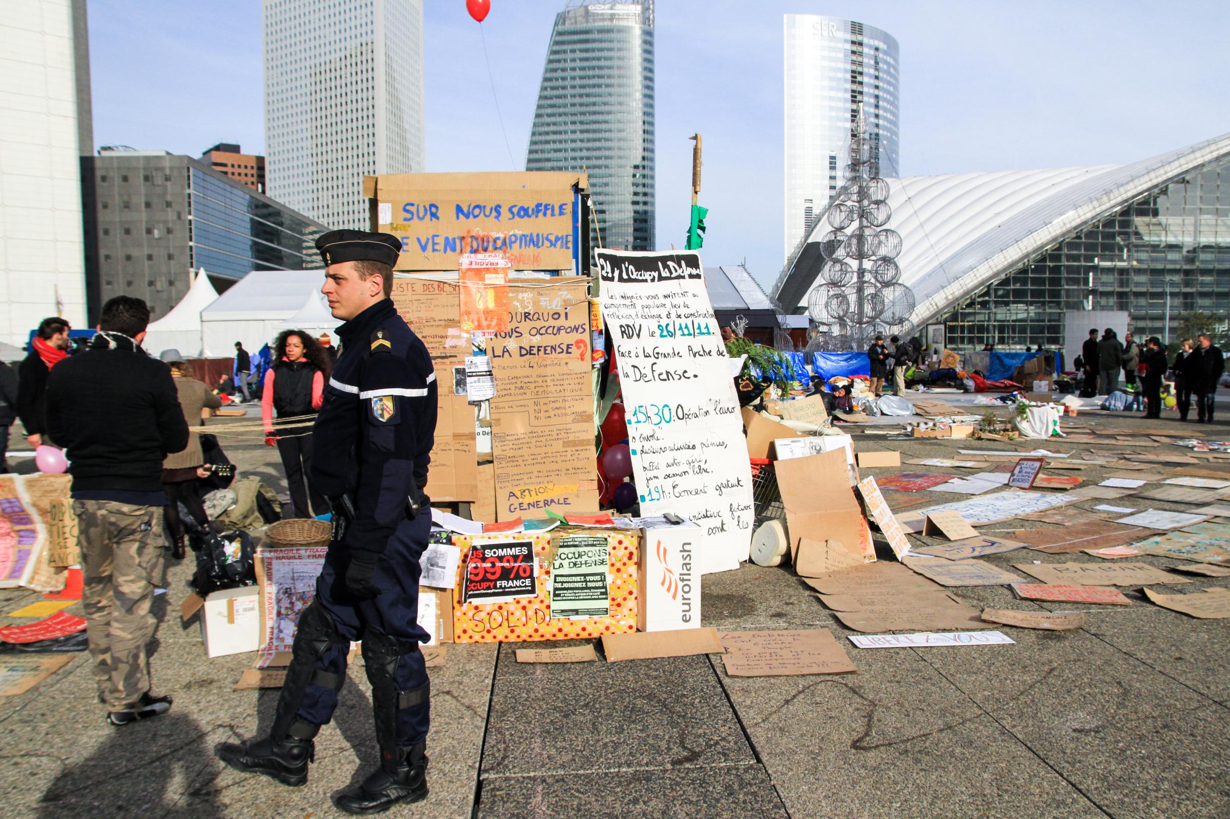 Occupy la Défense