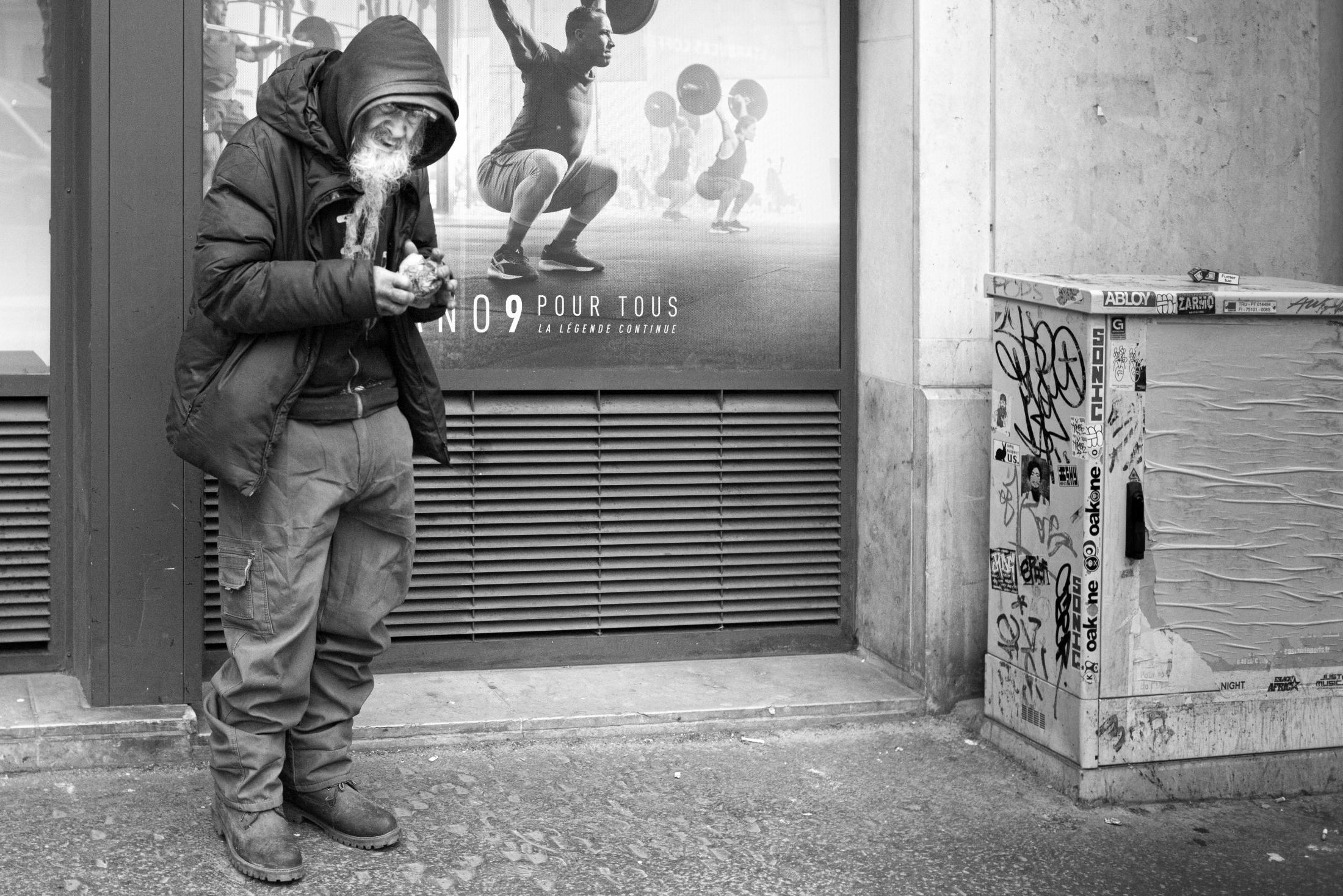 Old and Lonely in Paris - Varieties of loneliness: Lonely. But clear-minded –...