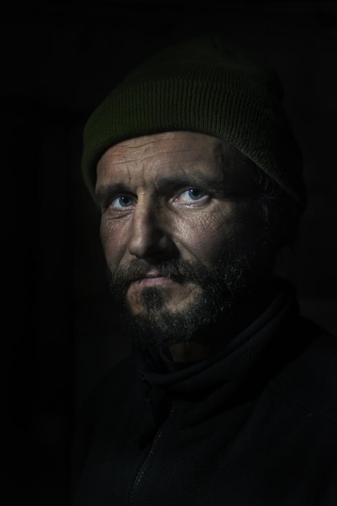 Under fire  - portraits on the front line of the war in Ukraine - 