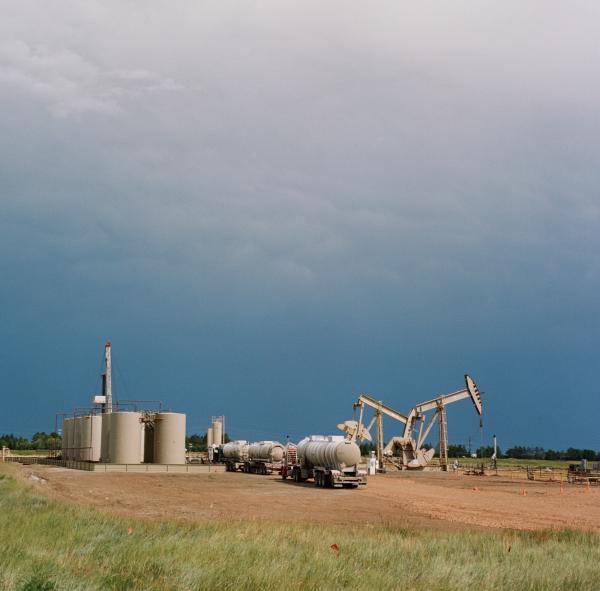 A fracking location in Williston, North Dakota, part of the Bakken oil shale that has seen a large influx of temporary oil workers. The Bakken area encompasses North Dakota, Montana, Saskatchewan, and Manitoba.