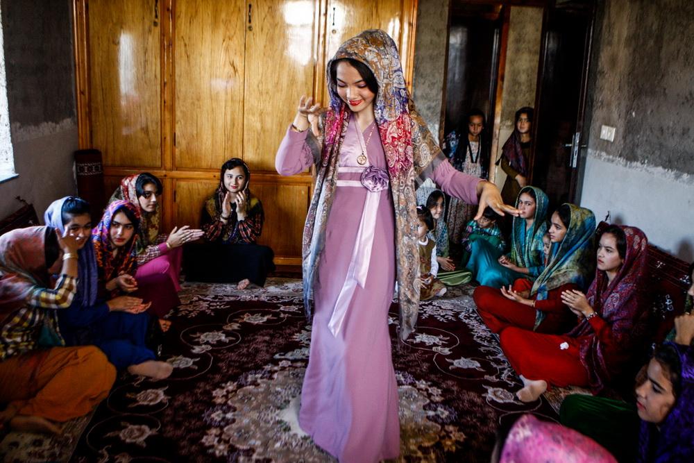 TURKMEN BRIDES - 