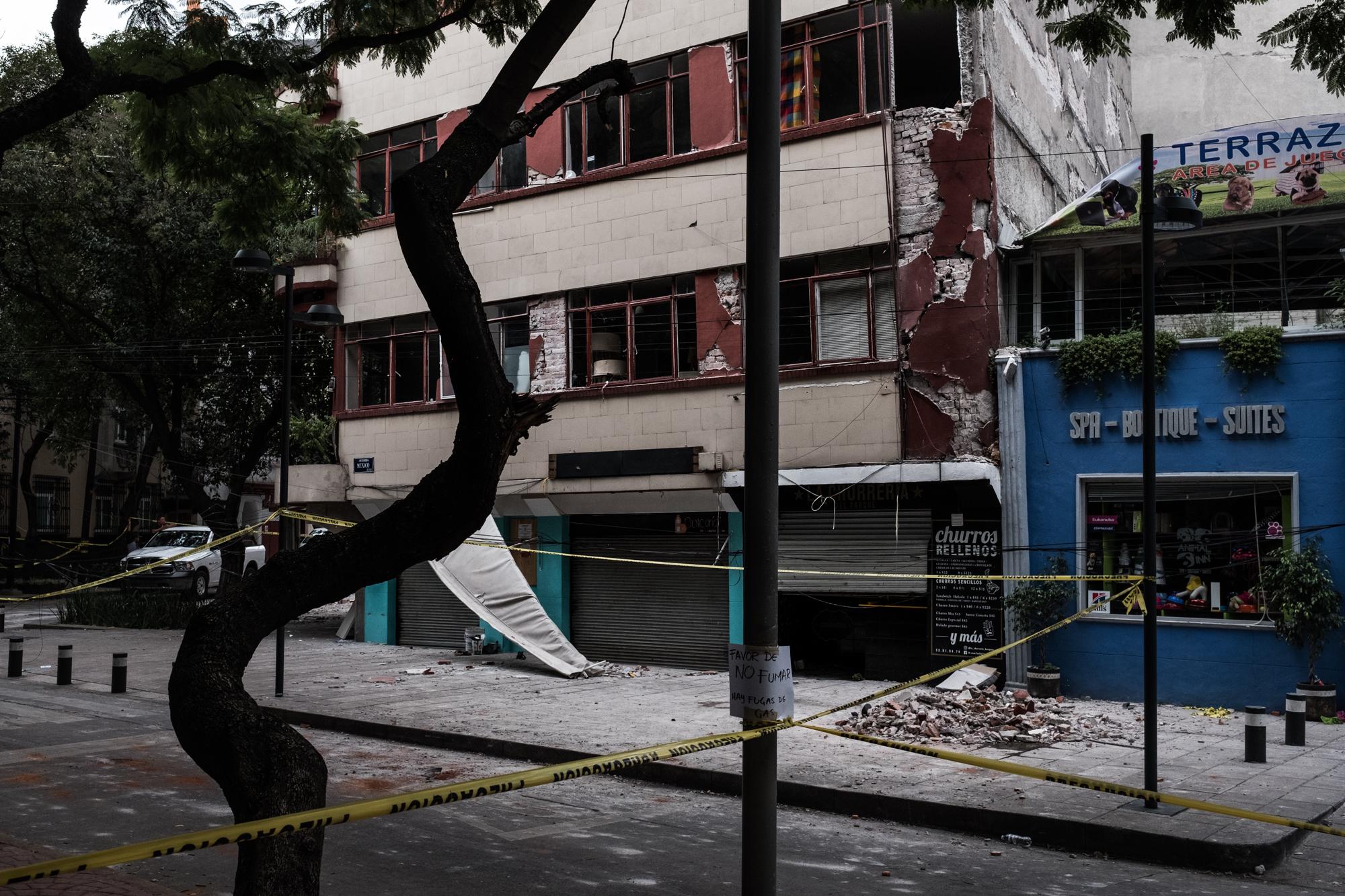 Libération - Mexico City Earthquake -  Shot on assignment for  Libération   , September...