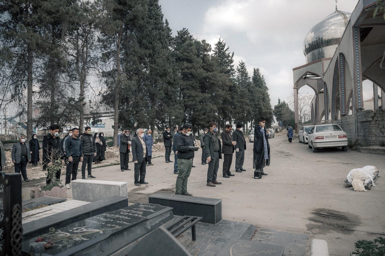 Inside The Living Cell -  Iran- Mazandaran: When burying Corona victims, the...