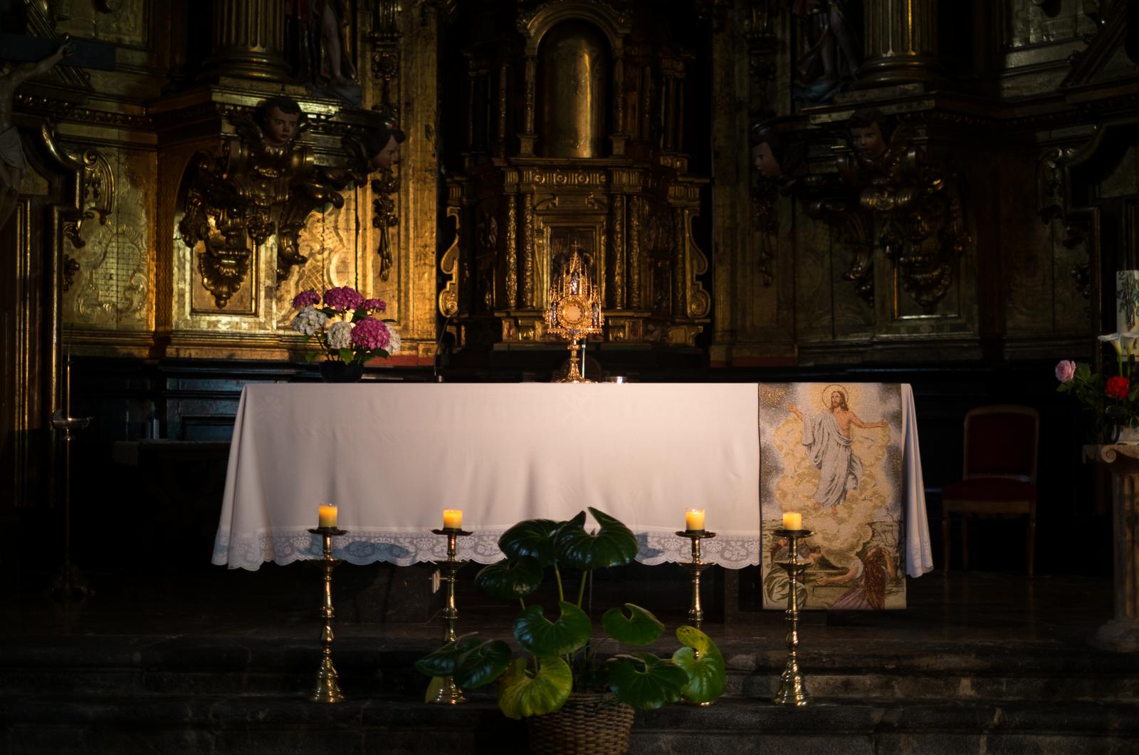  Altar of the church in monastery Santa Clara. 