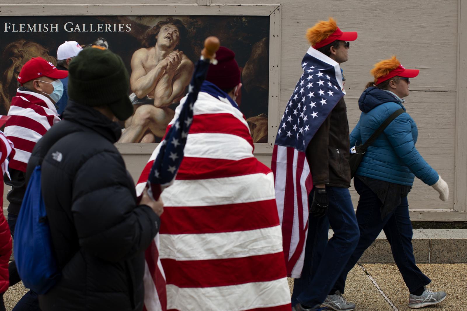 Trump supporters along Madison ...to the National Gallery of Art.