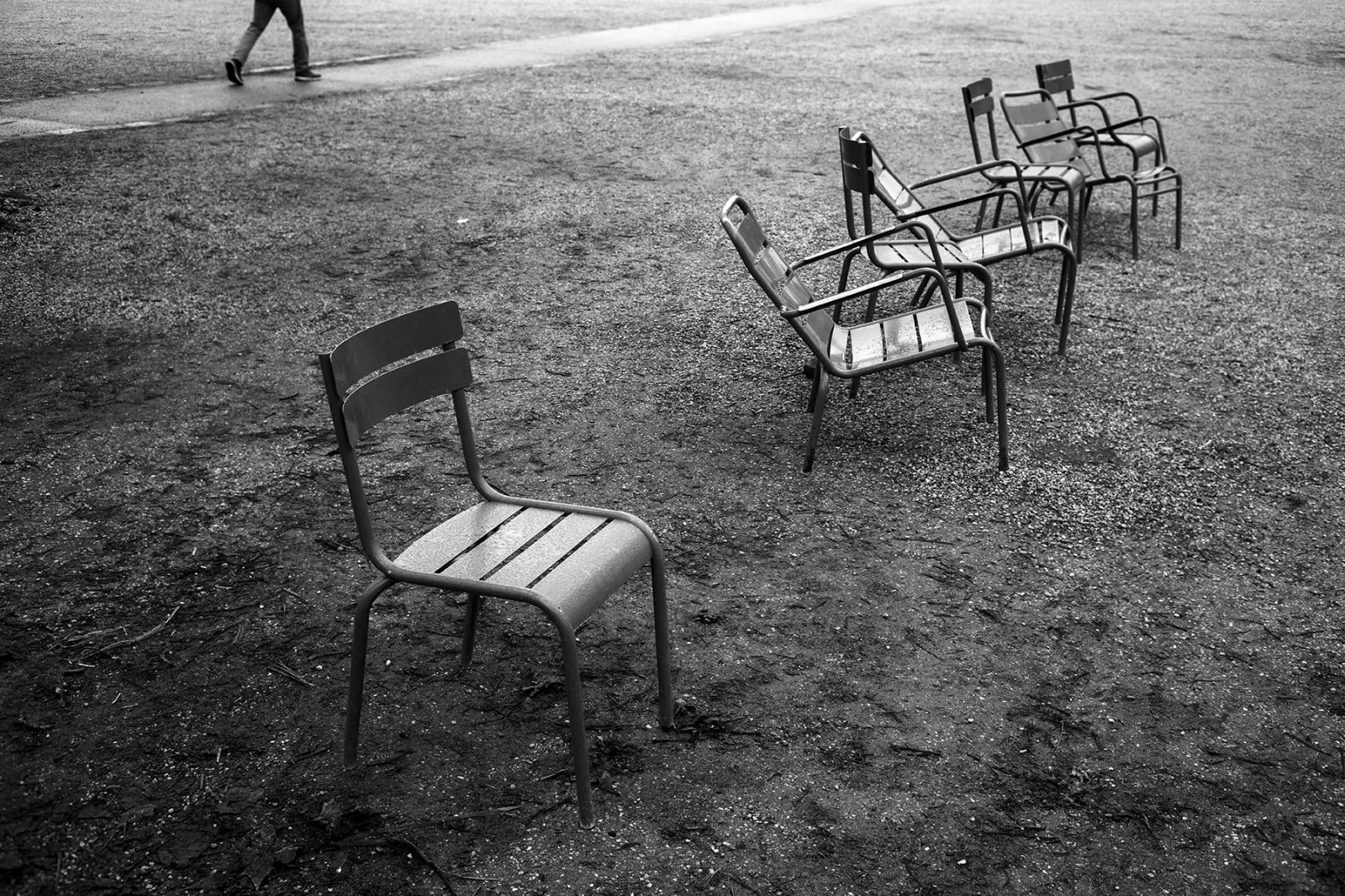 Les chaises du Jardin du Luxembourg by Robb Hill