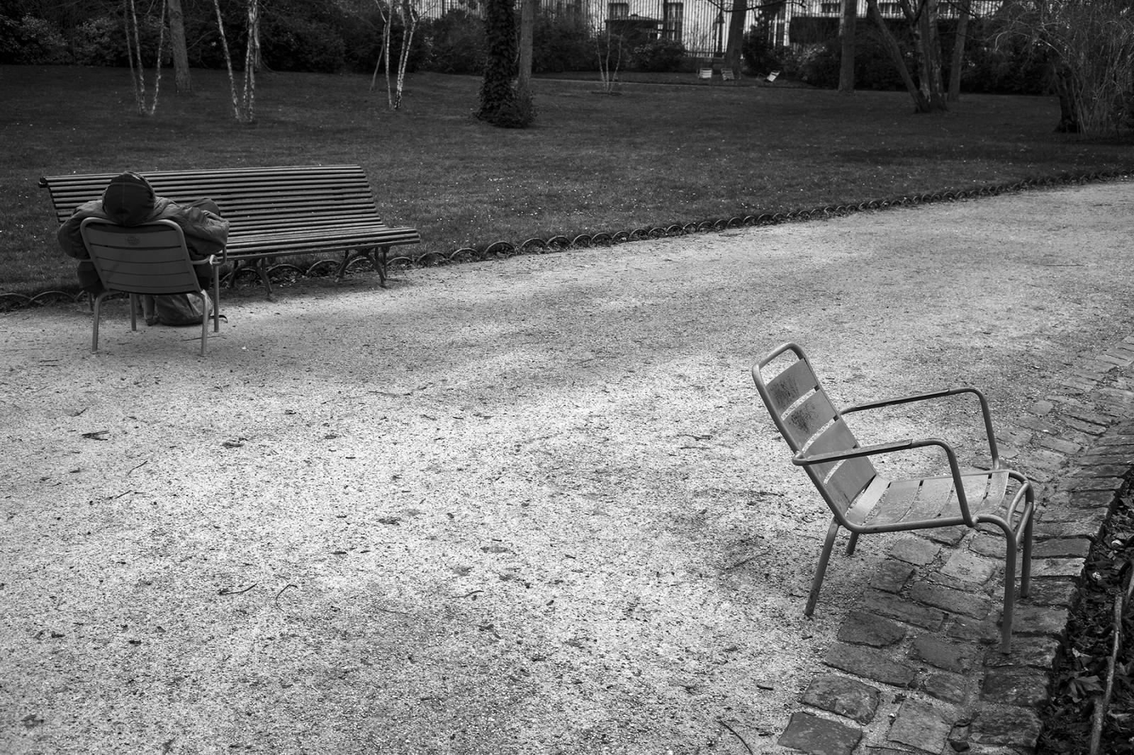 Les chaises du Jardin du Luxembourg by Robb Hill