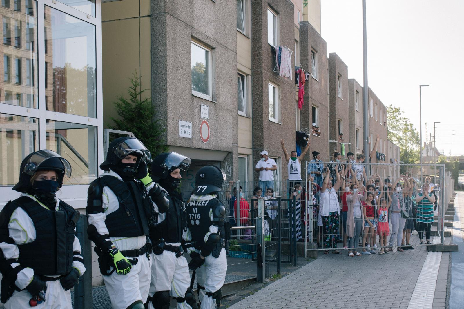 Tower Block Quarantine / "We are also humans" - Residents of the complex applaude solidary protest. June...