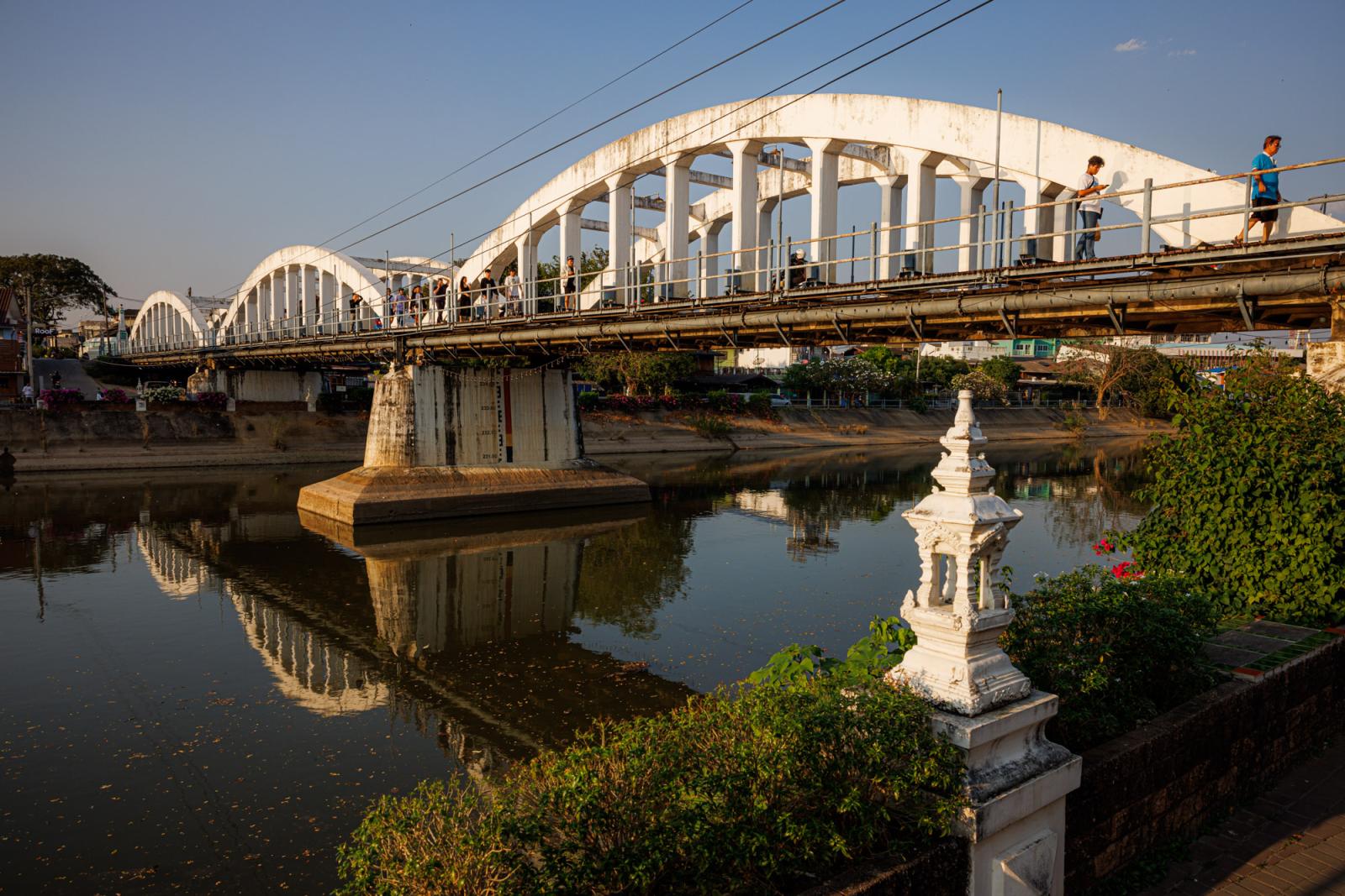 he Ratsada Phisek Bridge spans ...mpang, Thailand, February 2023.