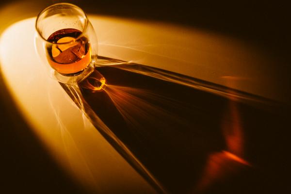 Image from whiskyshots - WhiskyShots Lagavulin 16