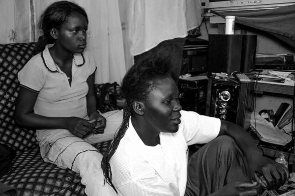 Image from Abdul Kinyenya Muyingo | A City Lady  - Naomi's hair gets fixed on a weekend by a friend/hair...