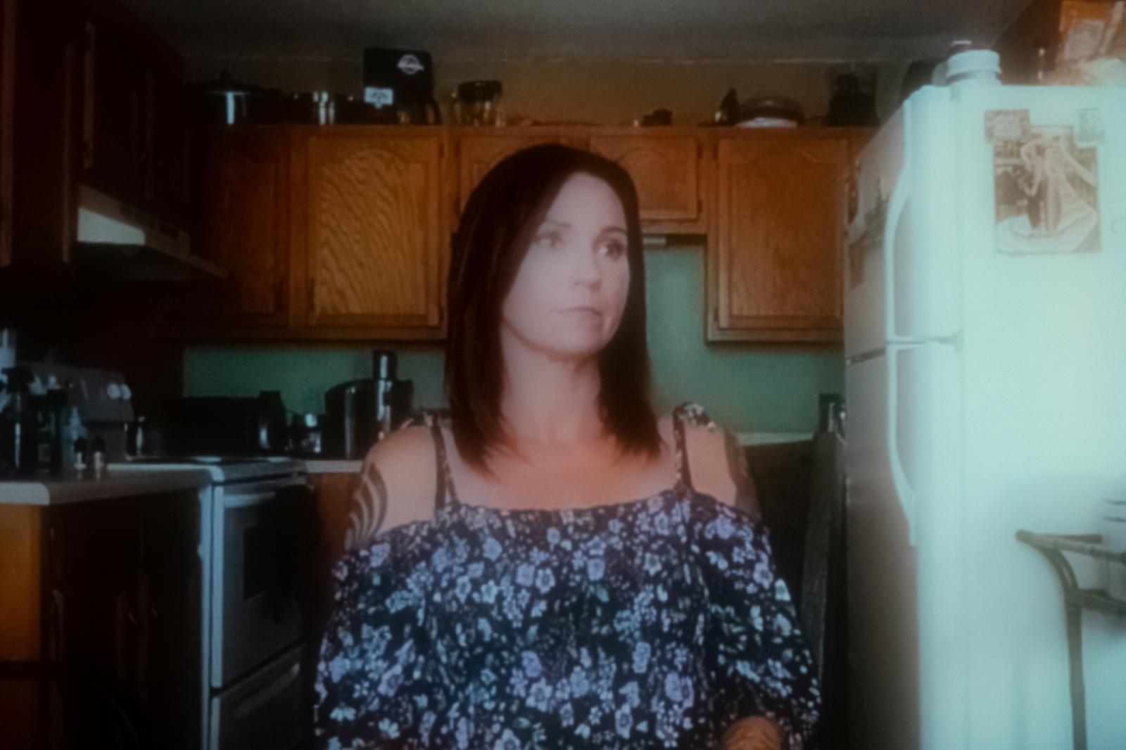 Brandi Reals in her kitchen in ...y Michele Abercrombie / News21)