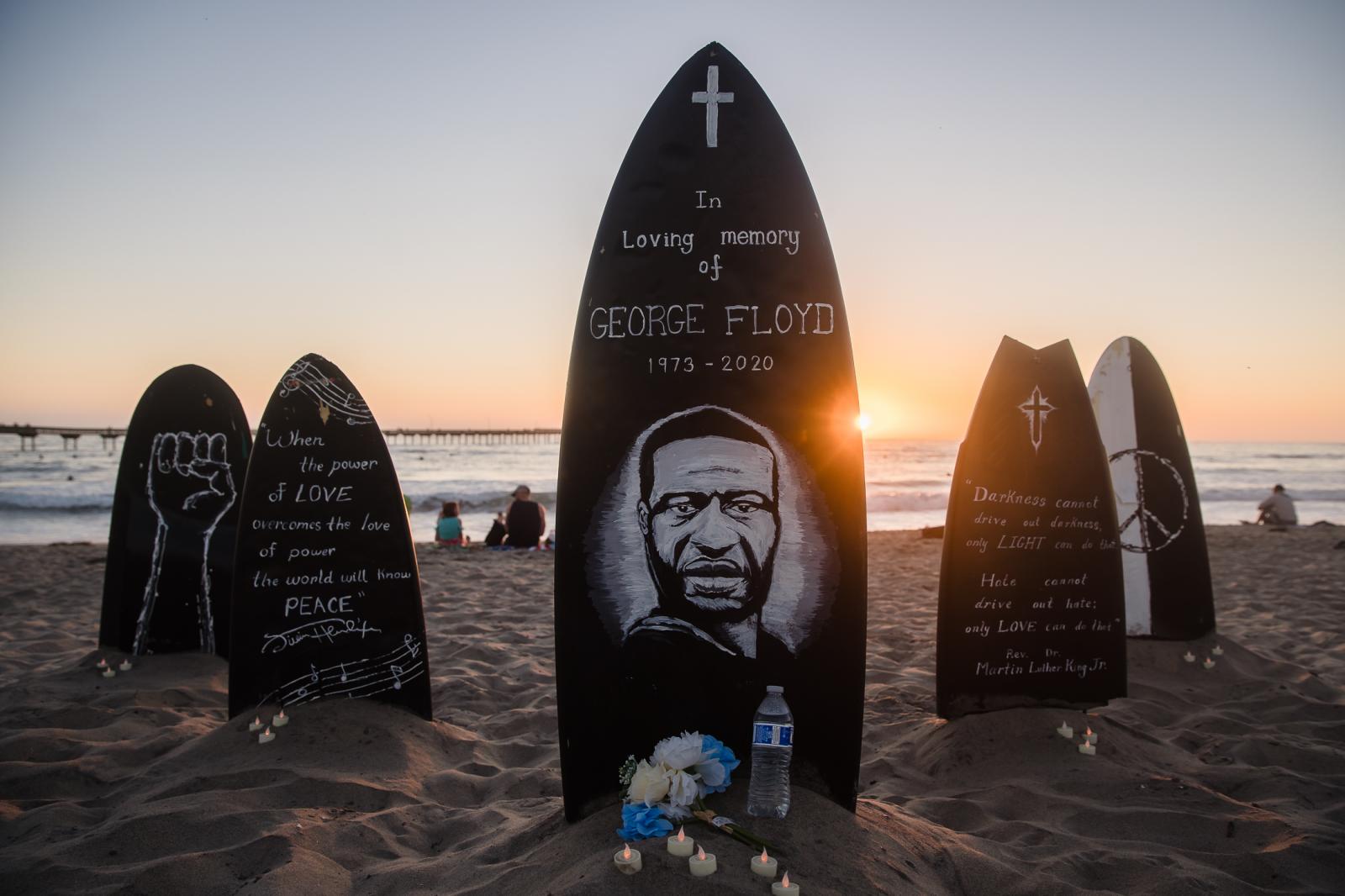 United States - A makeshift memorial for George Floyd in Ocean Beach,...