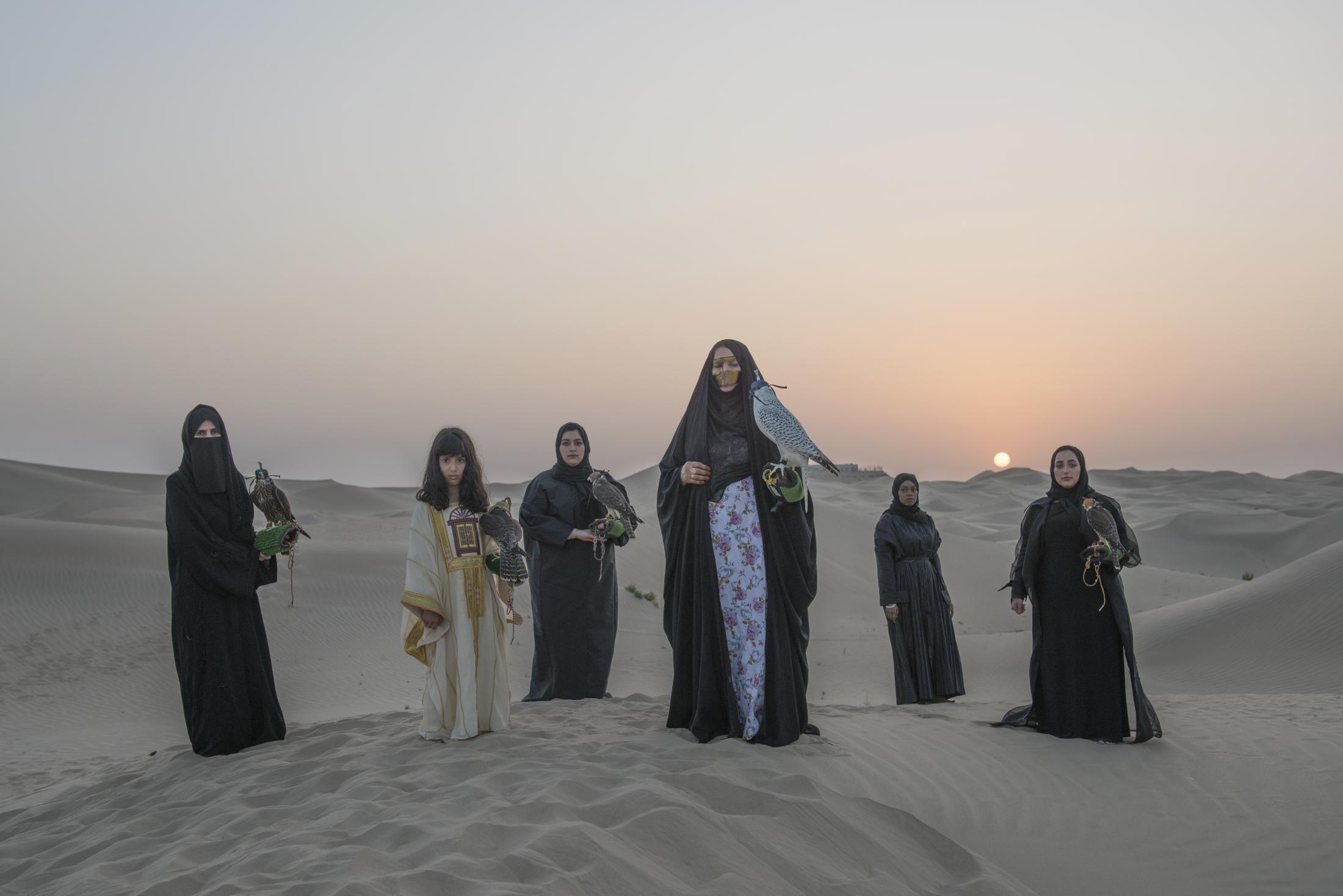 UAE : Women Breaking Stereotypes with Falconry -   Many women are not practicing falconry in the Middle...