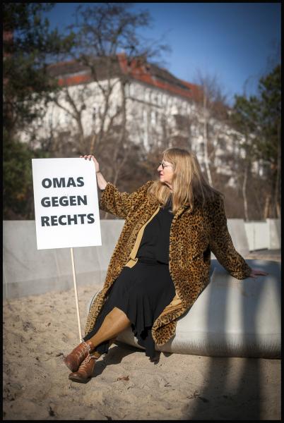 Image from Omas Gegen Rechts-Portraits-Exhibition - Gertrud:
Ich mÃ¶chte in einer Zivilisation...