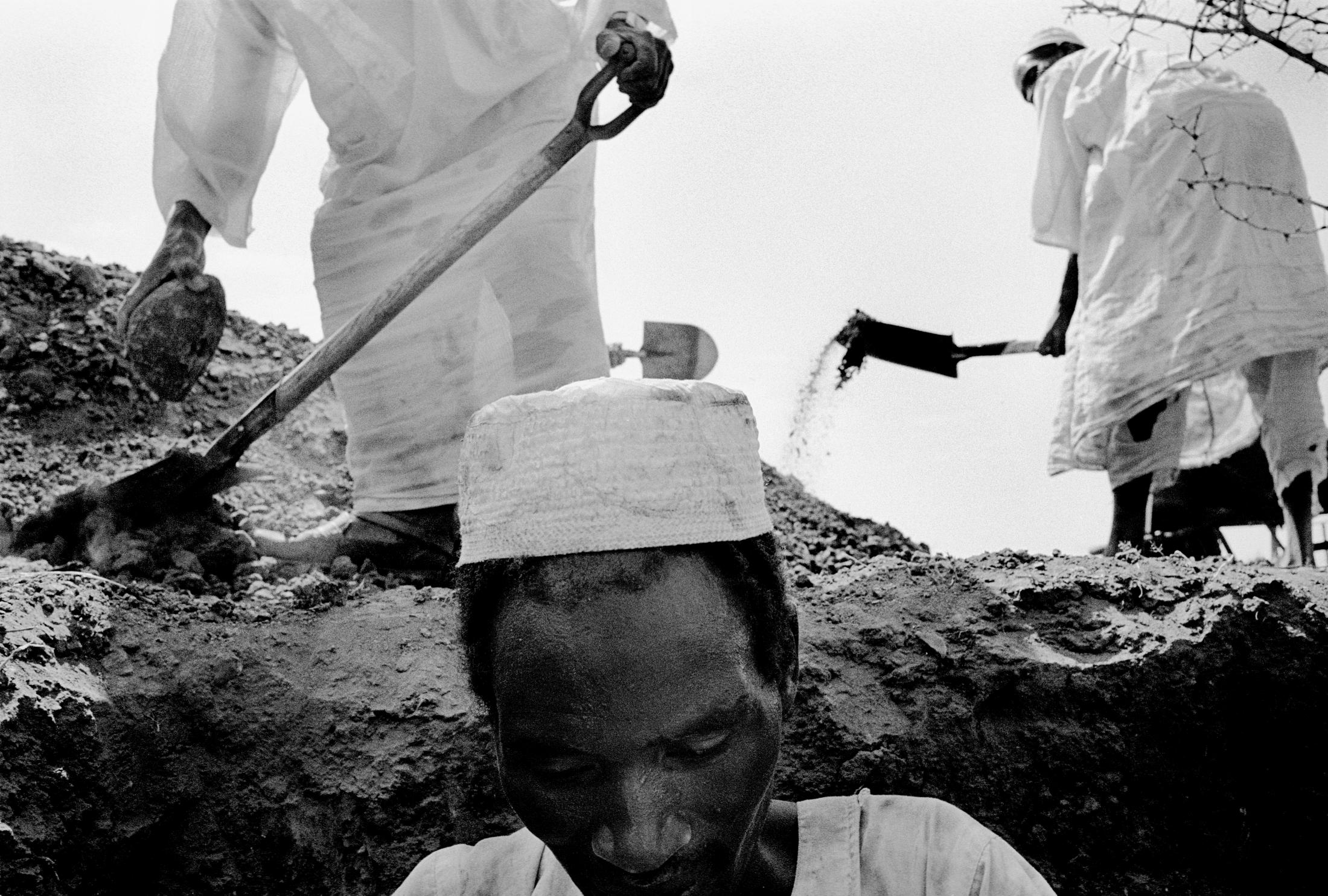 Darfur - SUDAN Golo, Darfur Men digging latrines for internally...