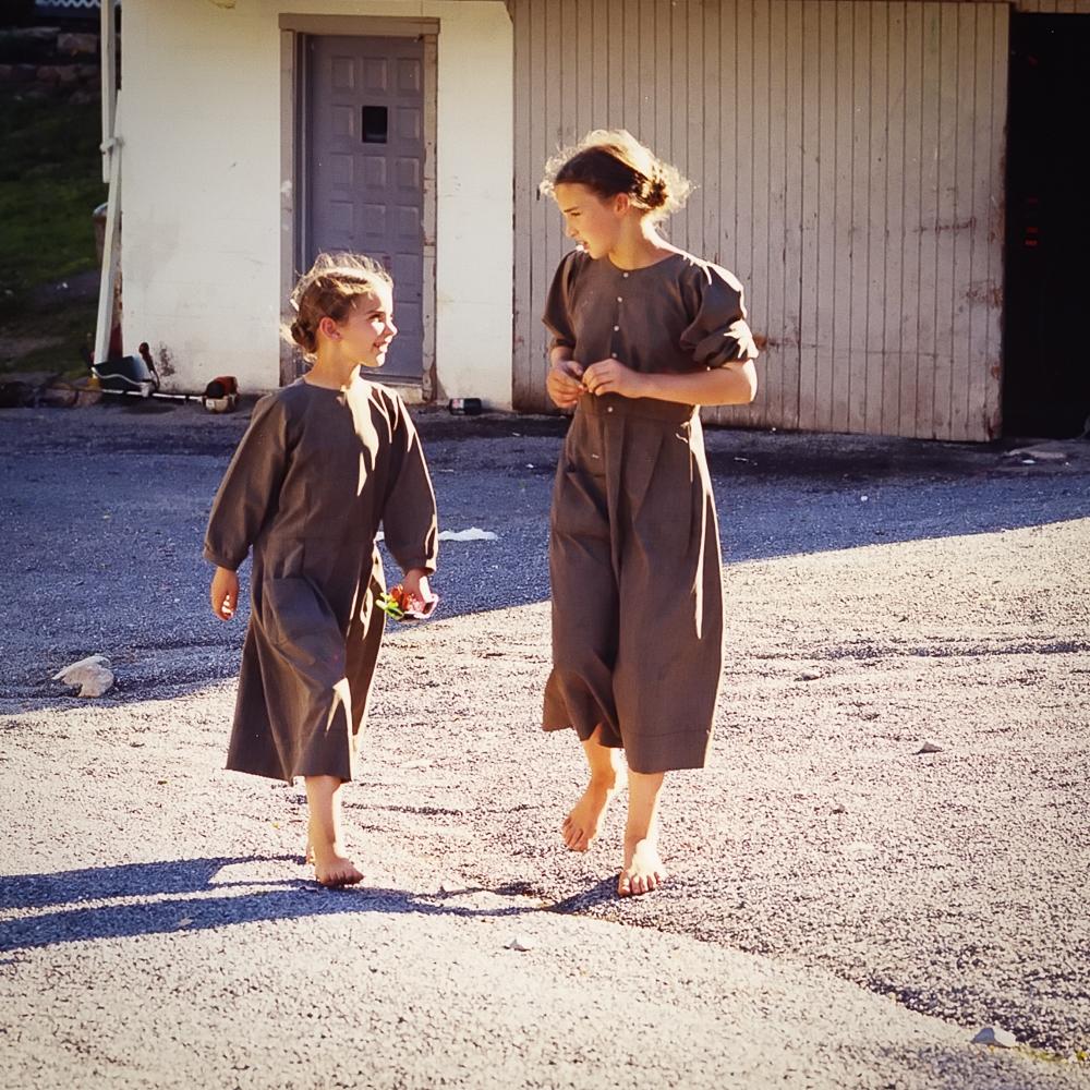 Home/Land - Amish children