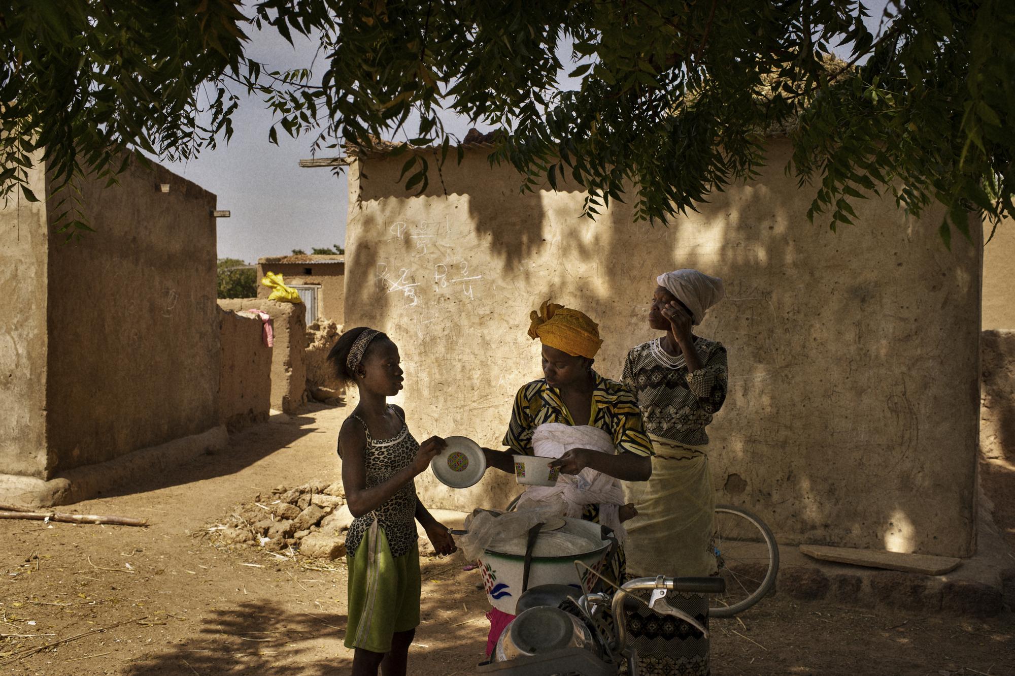Microcredit / Burkina Faso - Burkina Faso, Pousg Ziga.
November 2011.
Kadidiata...
