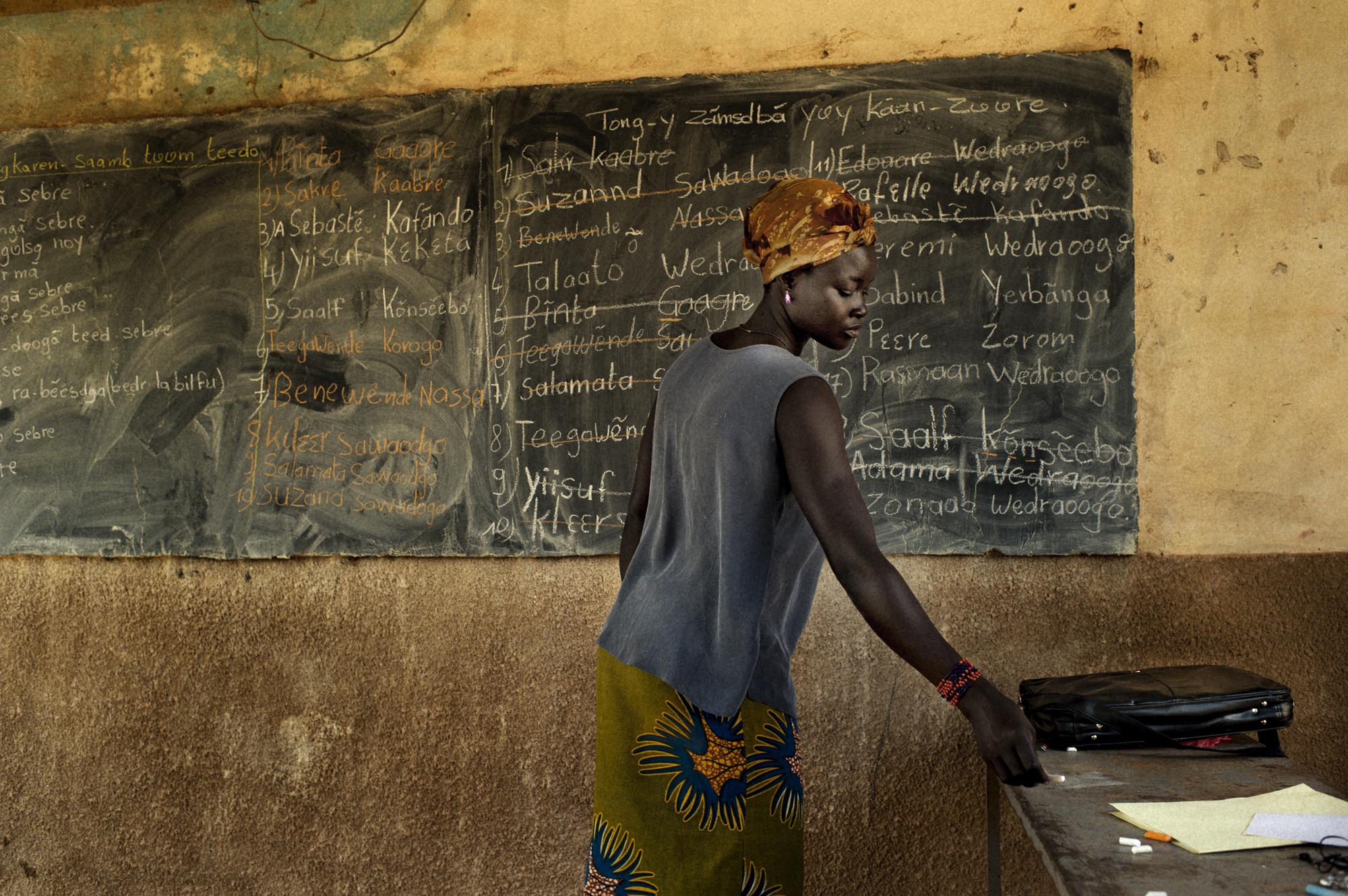 Microcredit / Burkina Faso - Burkina Faso, Pousg Ziga.
Women getting alphabetization...
