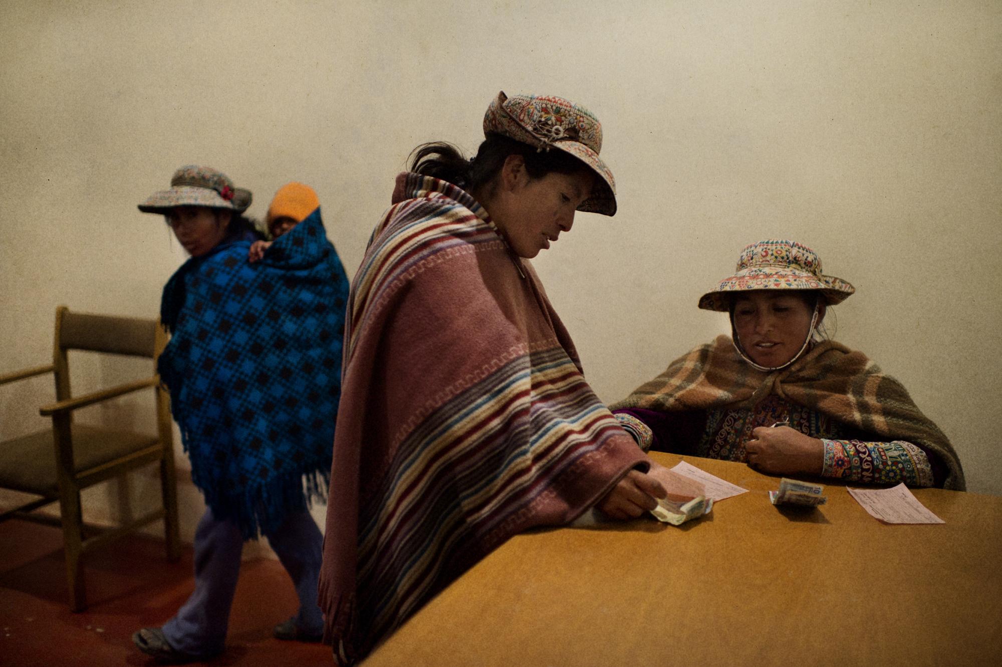 Microcredit / Peru - Peru, Chibai. September 2011 Indigenous women get...