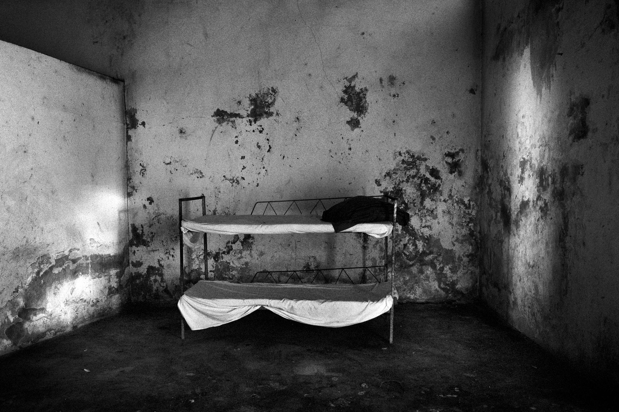 Hospice/ Haiti - Petit Guave, Haiti.
June 2010.
A double bed at the...