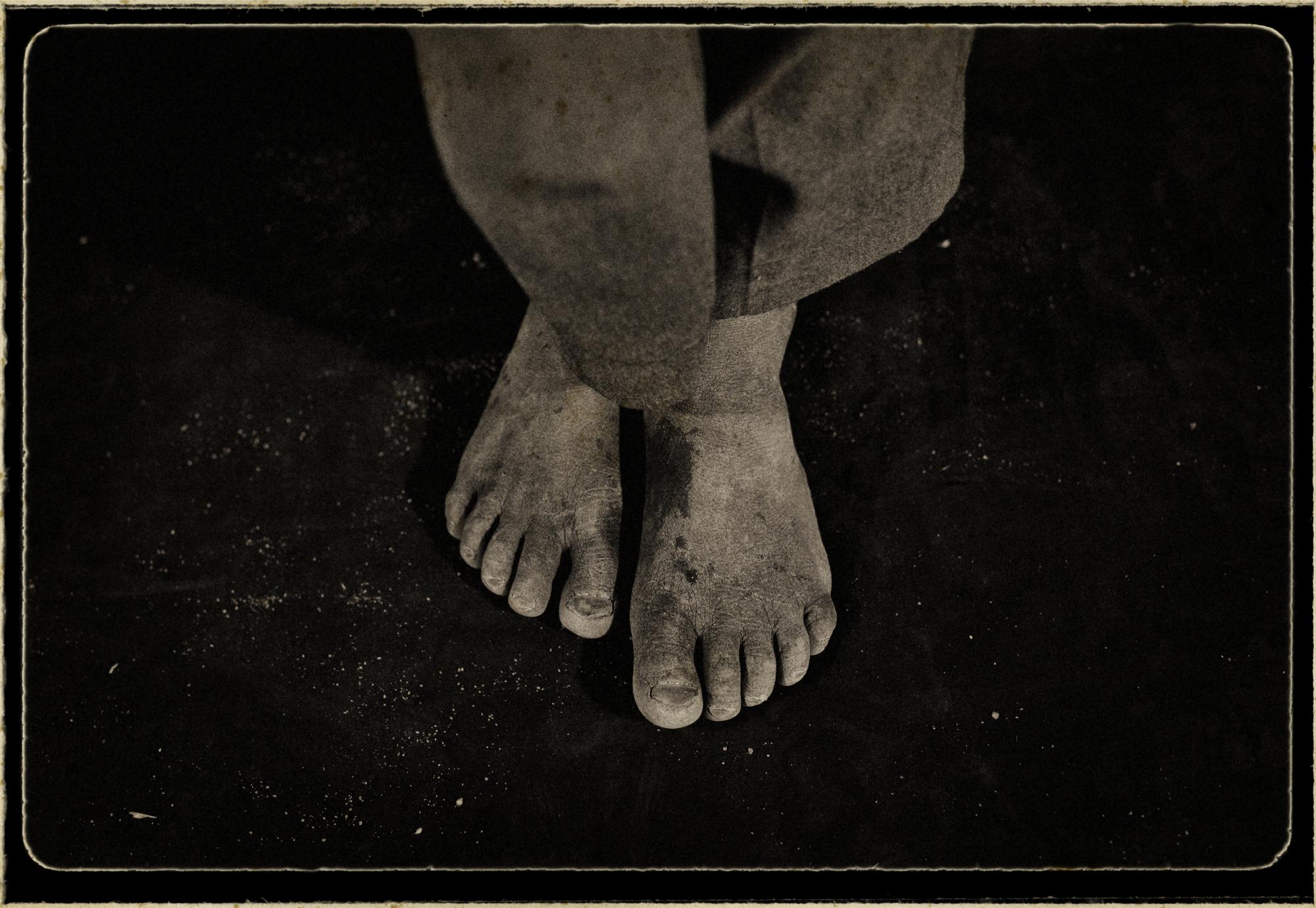 Orphans/ portraits - Hosea, Swaziland.
¨Orphans¨
The feet of an...