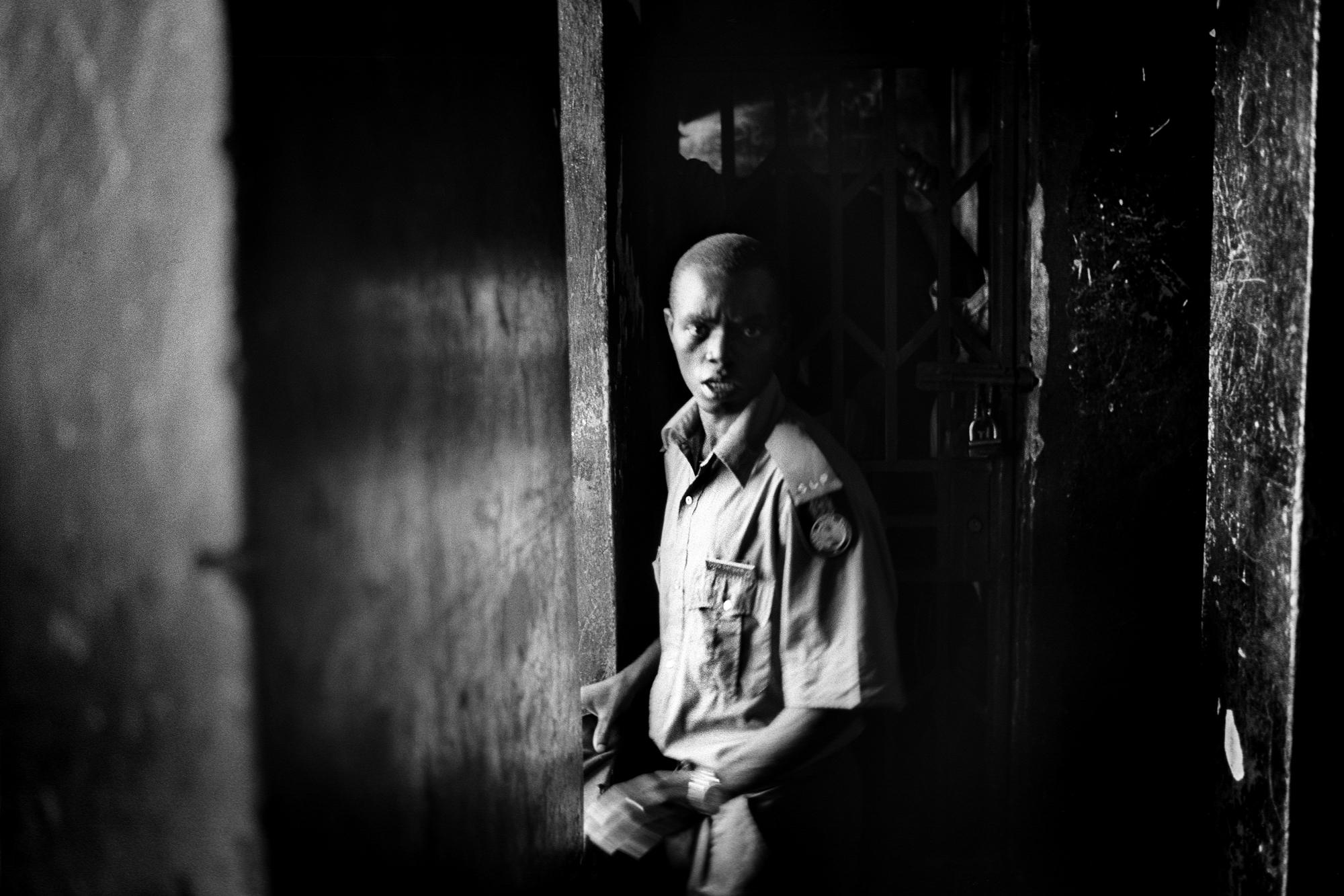 Elections Freetown - Sierra Leone, Freetown. August 2007. A police officer at...