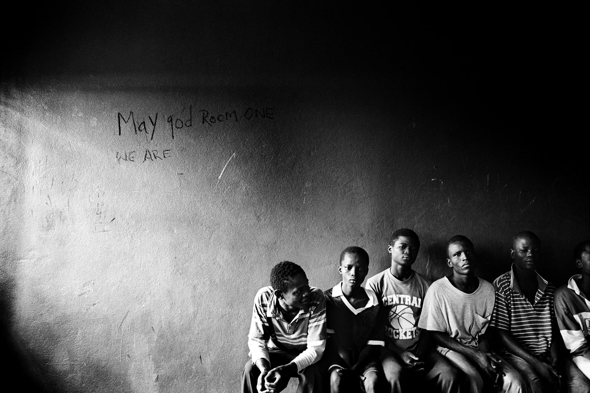 Elections Freetown - Sierra Leone, Freetown.
August 2007.
Youth Prison....