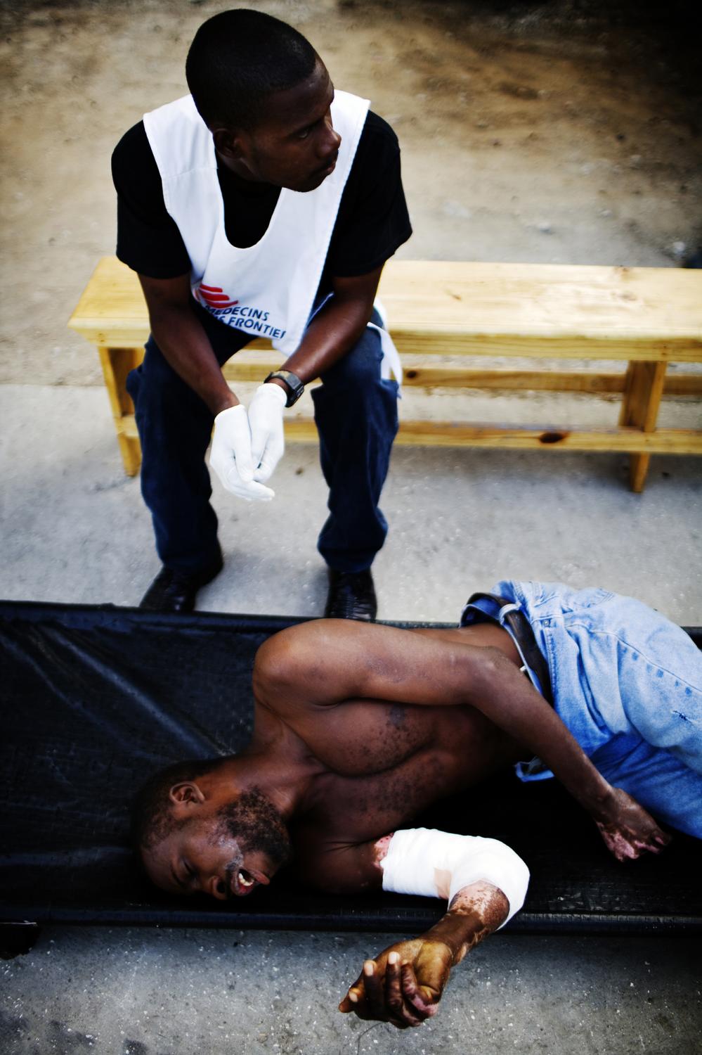 Haiti for MSF - HAITI Martissant, Port-au-Prince
A wounded man with...