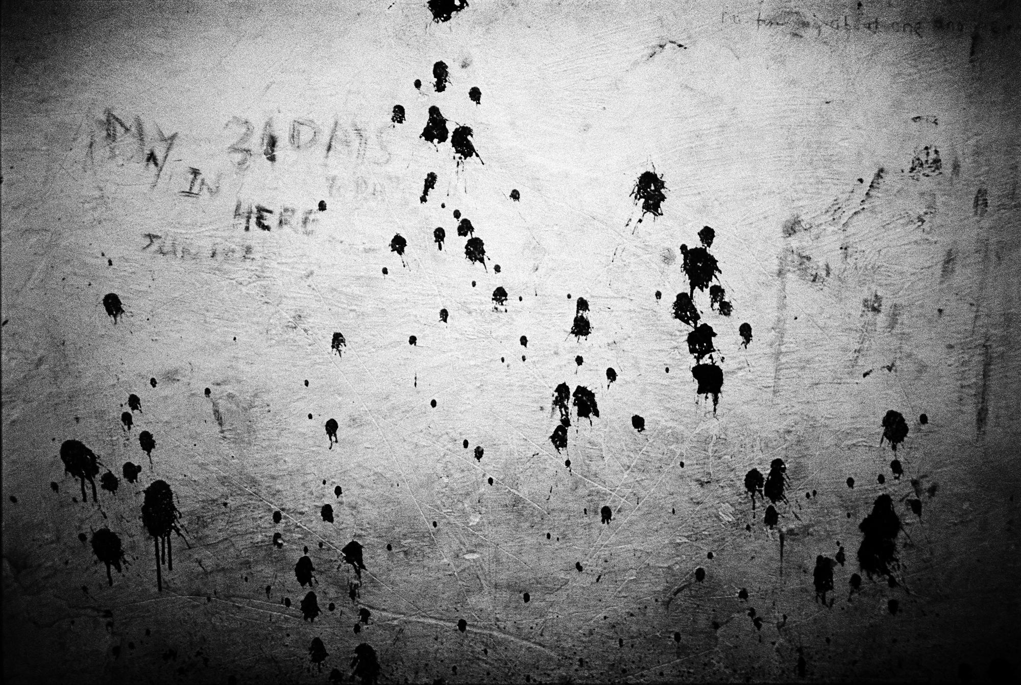 Kissy - SIERRA LEONE Freetown
Excrement on the wall of an...