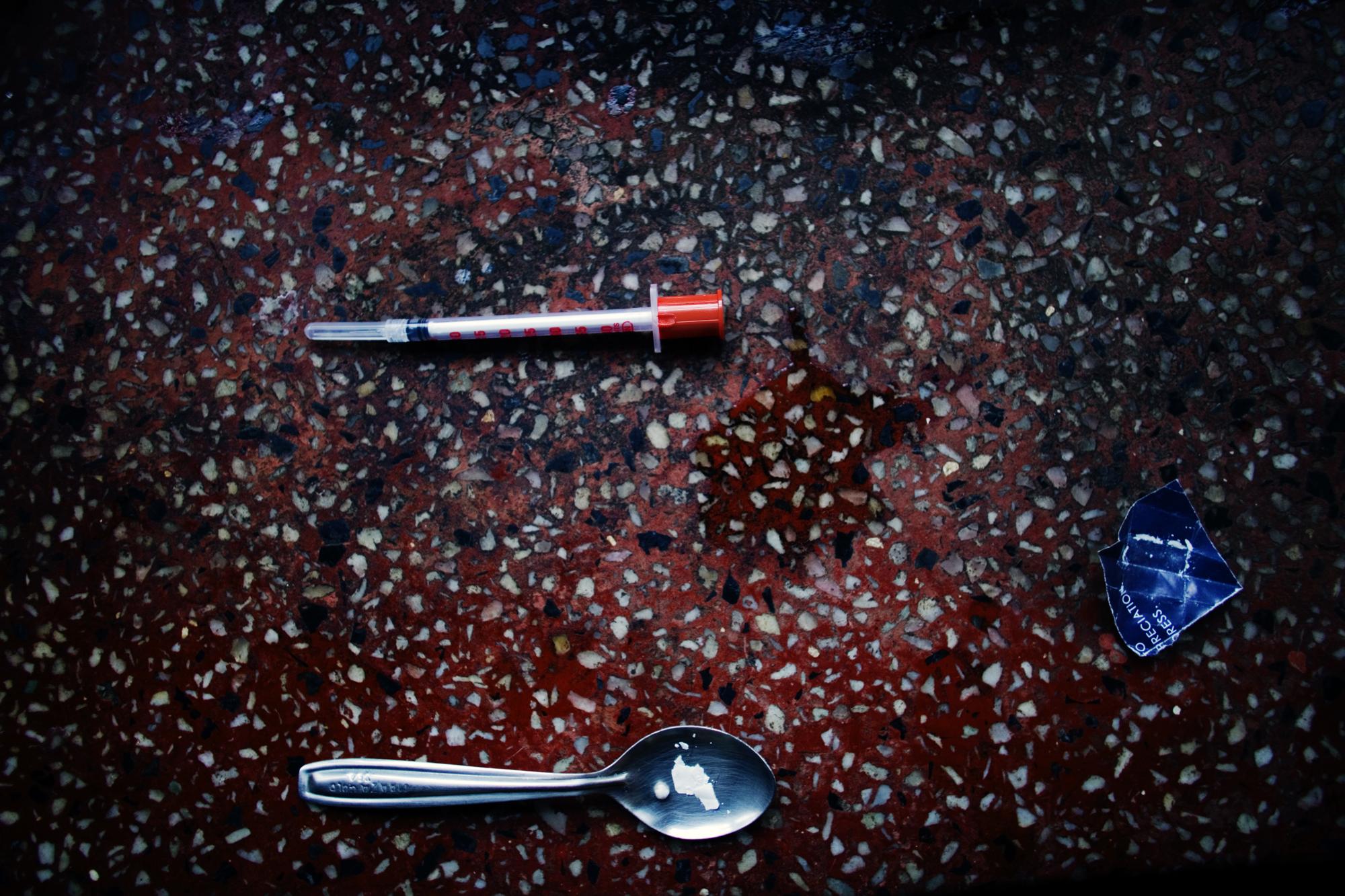 Injecting death - INDIA Shillong, Meghalaya A measure of heroin.