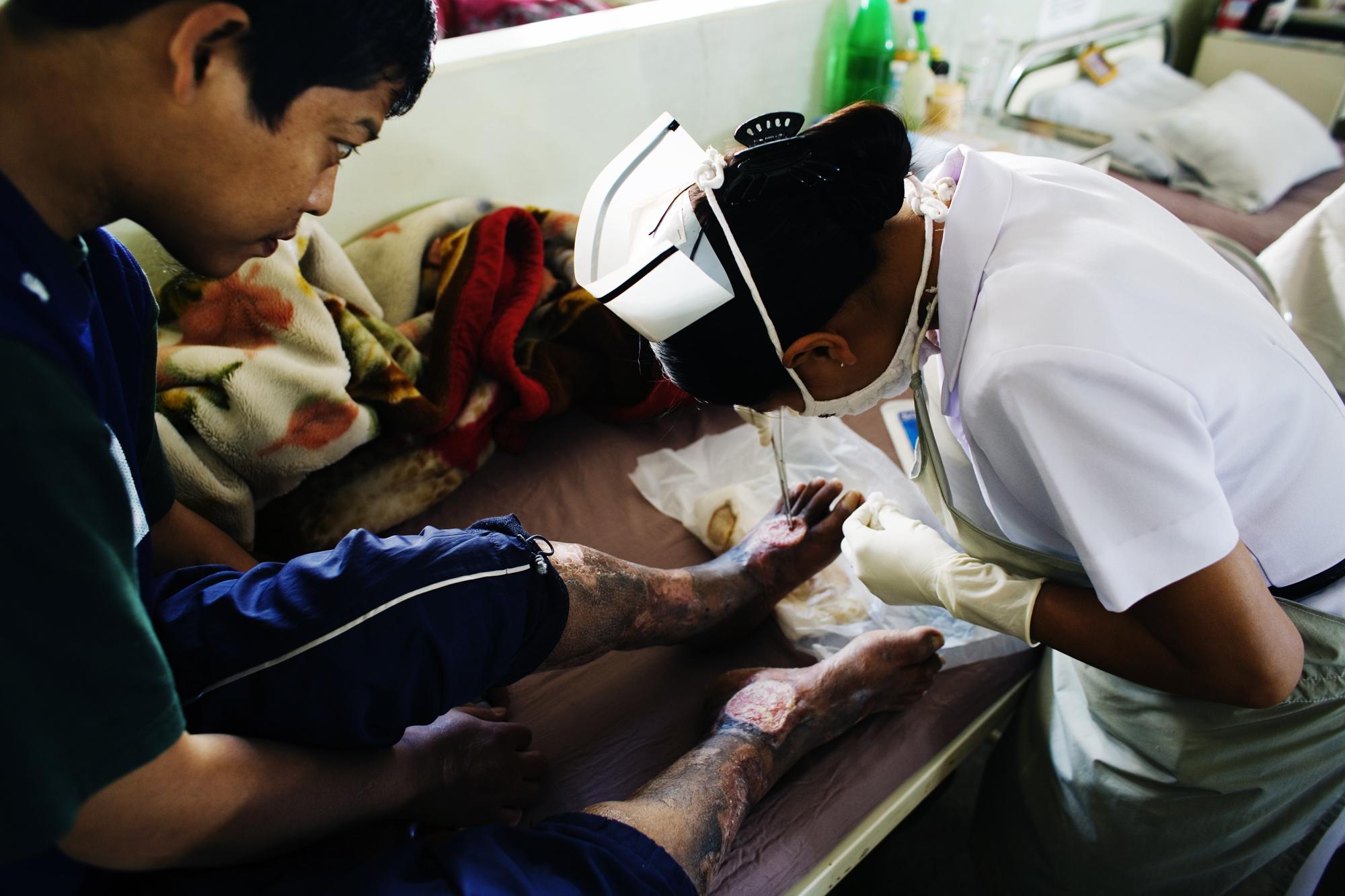 Injecting death - NORTH EAST INDIA, MIZORAM, AIZAWL
NOVEMBER 2006
A nurse...