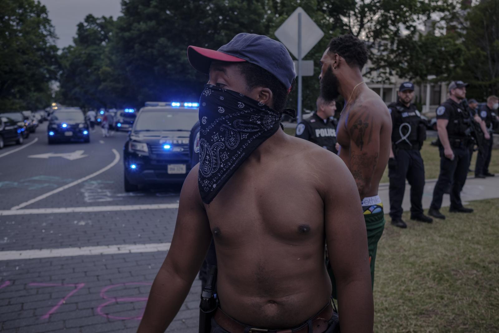 NYT-Monument - RICHMOND, VA - June 20, 2020: Richmond police arrive...