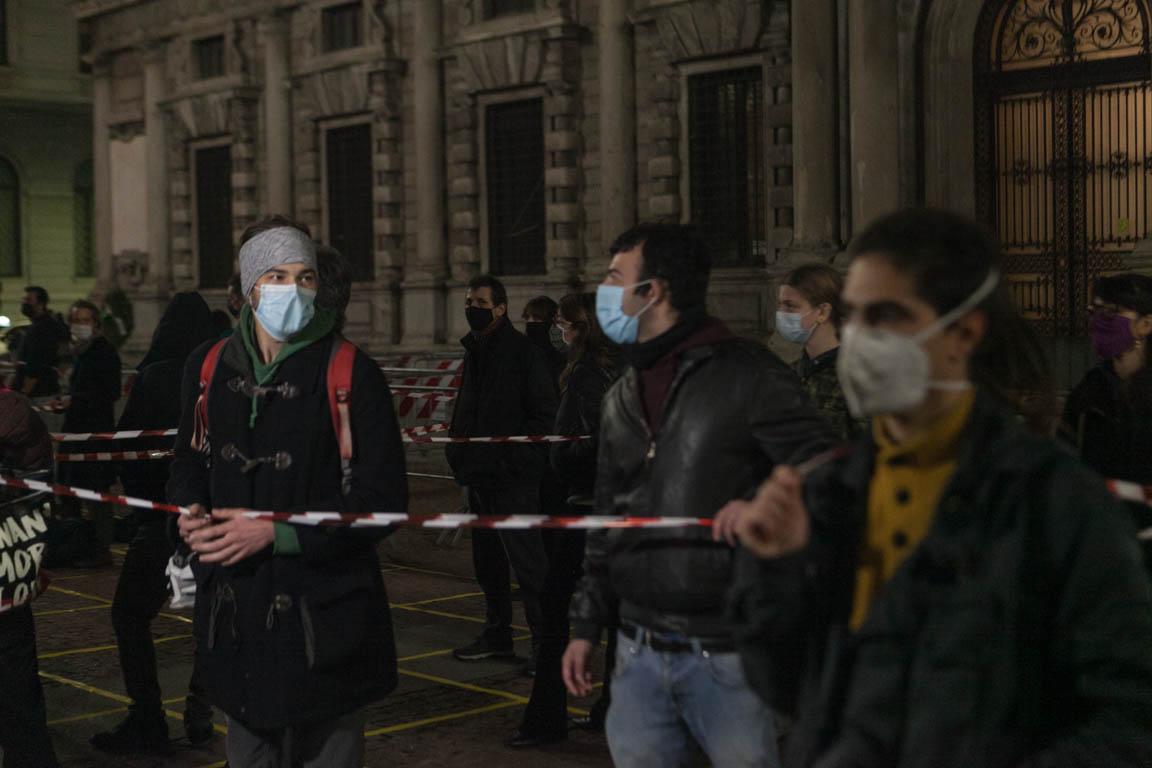 Lockdown e piazze: le proteste a Milano,