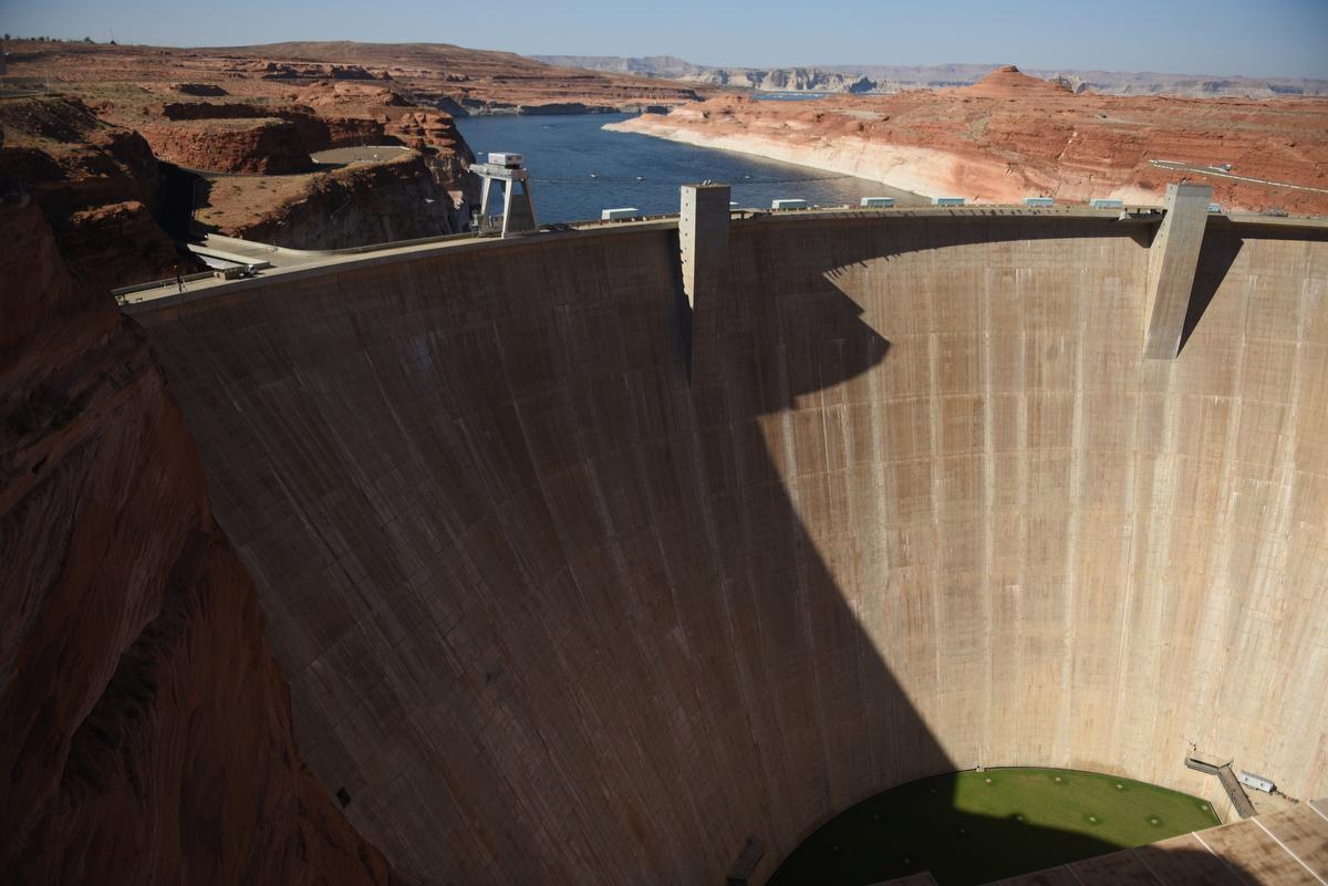 The Glen Canyon Dam which creat...st north of the Navajo Nation. 