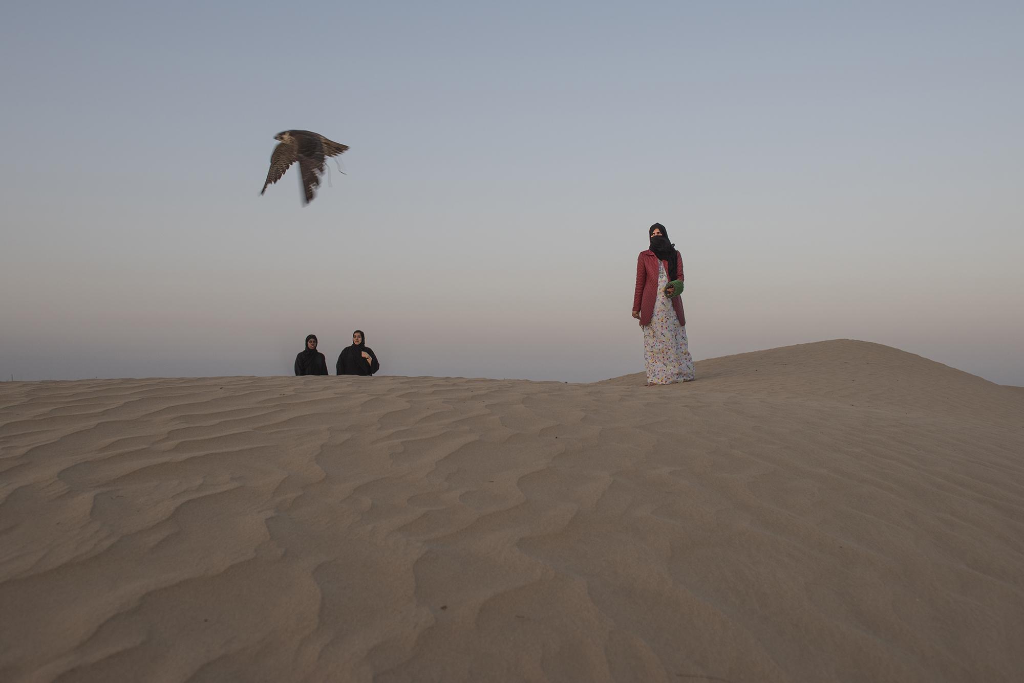 UAE : Women Breaking Stereotypes with Falconry -        Ayesha with her students release her female...