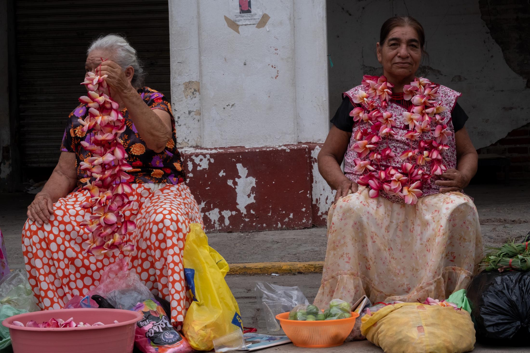  When you walk into Zapotec markets in Juchitan, Women will be the leading traders in the community. Their leading role goes beyond that, they produce most artisanry and foods that for centuries have continued to sustain communities through a local economy. 