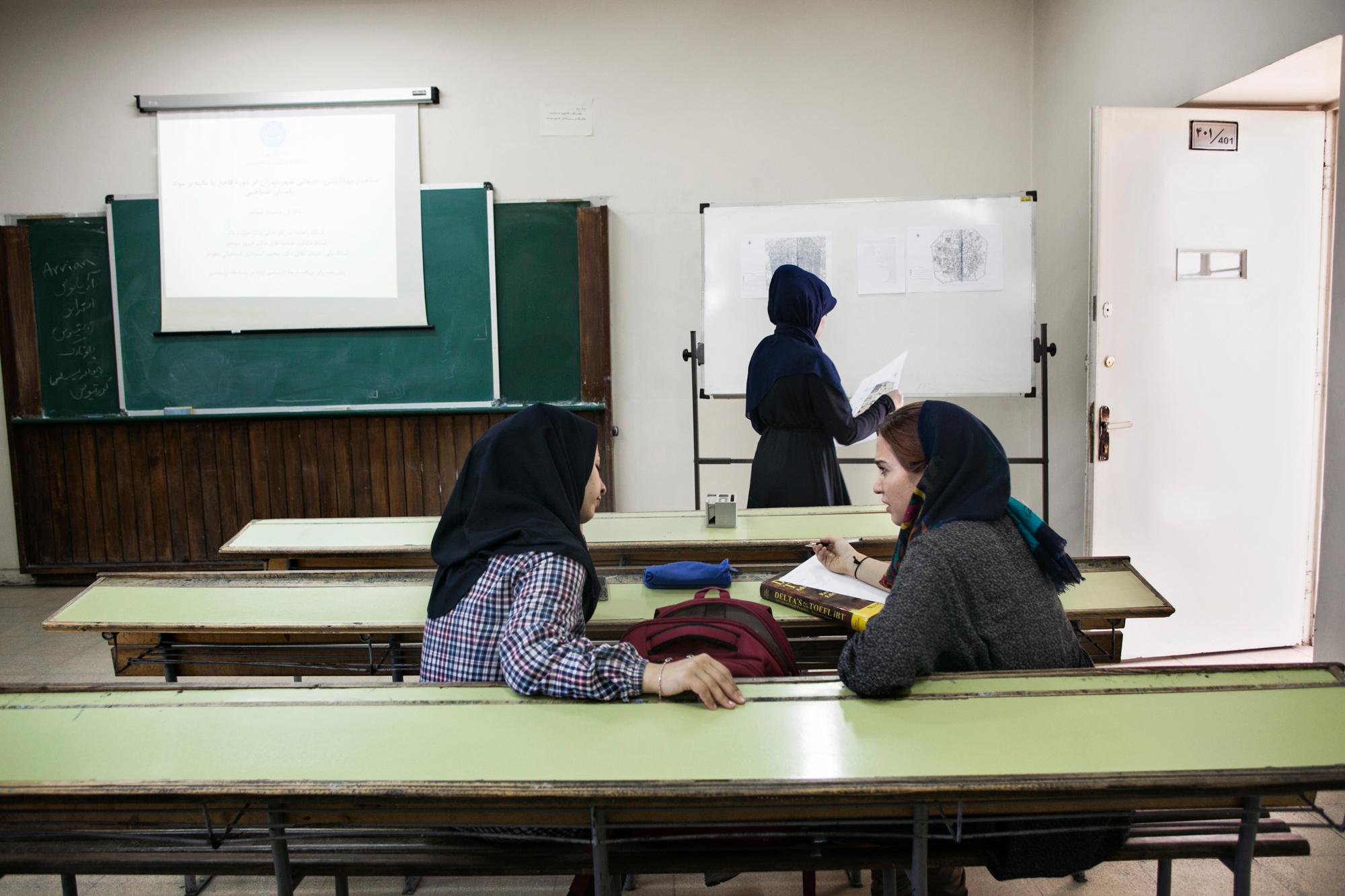 Tehran : the faces of freedom - At the university, women represent about 65% of the...